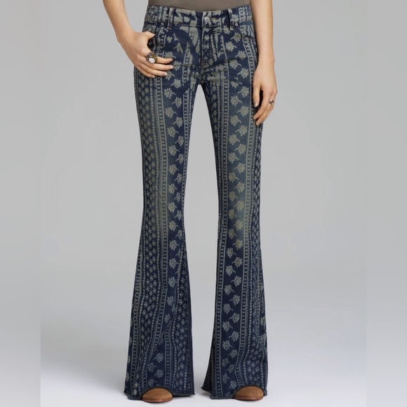 Free People Mantra Bali Print Indigo Boho Festival Flare Jeans - Picture 2 of 6